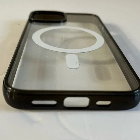 Set of 2 MagSafe iPhone 13 Cases – Clear & Black Trim - Picture 3 of 9